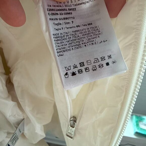 Moncler Pavin White Down Jacket - Picture 4 of 7